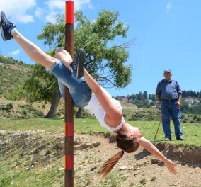 Η Ουγγαρέζα τουρίστρια έκανε pole dancing στο Λιβάδι Ελασσόνας - Οι βοσκοί έτριβαν τα μάτια τους (φωτό)