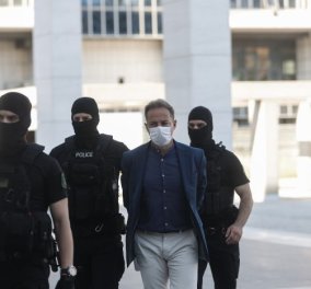 Δημήτρης Λιγνάδης: Εκτός φυλακής με περιοριστικούς όρους -  Ελεύθερος μέχρι το Εφετείο παρά την καταδίκη σε 12 χρόνια 
