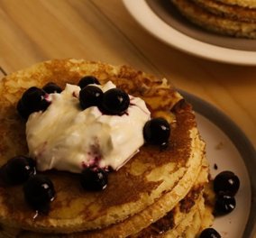 Δημήτρης Σκαρμούτσος: Pancakes από γιαούρτι και νιφάδες βρώμης - ο τέλειος συνδυασμός!