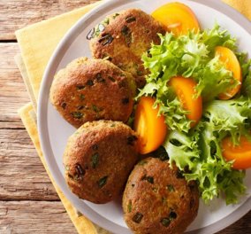 Δημήτρης Σκαρμούτσος: Πικάντικα μπιφτέκια τόνου - Ιδανικά για vegan διατροφή! 