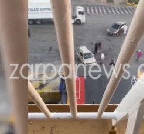 Λιμάνι Πειραιά: Επιβάτης άργησε και… πιάστηκε από τον καταπέλτη για να προλάβει το πλοίο - δείτε το βίντεο 