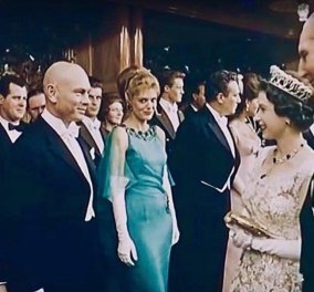 Vintage pic: Όταν η Μελινάρα χαιρέτισε τη Βασίλισσα Ελισάβετ με το αριστερό και όχι με το δεξί χέρι 