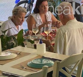 Η Μπέτι Μίντλερ κάνει διακοπές στην Ελλάδα - Βρέθηκε στην Κνωσό, δοκίμασε κρητικά πιάτα (φωτό)