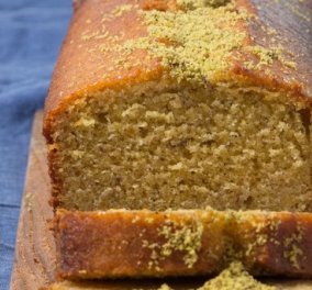 Στέλιος Παρλιάρος: Σιροπιαστό κέικ με πορτοκάλι και φιστίκι Αιγίνης - «κρύβει» γεύσεις από την ελληνική γη