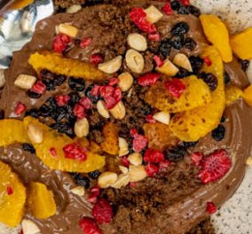 Γιάννης Λουκάκος: Σοκολατένια μους γιαουρτιού-Ένα αγνό & υγιεινό γλυκό που πραγματικά είναι εύκολο να το φτιάξετε στο σπίτι
