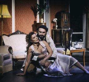 Πρεμιέρα απόψε για τη "Φιλουμένα Μαρτουράνο": Με τη Μαρία Ναυπλιώτου σε σκηνοθεσία του Οδυσσέα Παπασπηλιόπουλου 