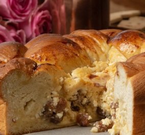 Στέλιος Παρλιάρος: Τσουρέκι με κρέμα τυριού και σταφίδες - είναι πολύ νόστιμο και η γέμιση θυμίζει cheesecake