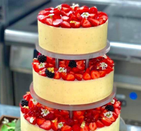 Λιλή Ζωγράφου - η υπέροχη Ελληνίδα ζαχαροπλάστης που διαπρέπει στο Παρίσι: Δημιούργησε τη γαμήλια τούρτα των ονείρων σας - λόφος από φράουλες