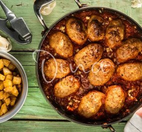 Ντίνα Νικολάου: Σουτζουκάκια κοτόπουλου με πατάτες καρέ σκορδοπαπρικάτες - Τέλειο φαγητό για το καθημερινό τραπέζι