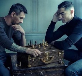 Ρονάλντο και Μέσι παίζουν σκάκι πάνω σε ένα από τα εμβληματικά μπαούλα του Louis Vuitton - Η φωτό με τα εκατομμύρια likes