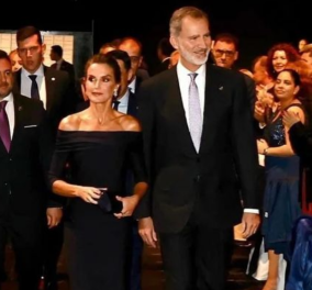 Βασίλισσα Λετίσια: Με υπέροχο off-shoulder μαύρο φόρεμα σε Gala - Πως το συνδύασε ; (φωτό)