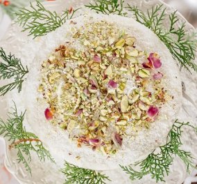 Ντίνα Νικολάου: Τούρτα με καρύδα και φυστίκια Αιγίνης - θα εντυπωσιάσει στα γιορτινά τραπέζια