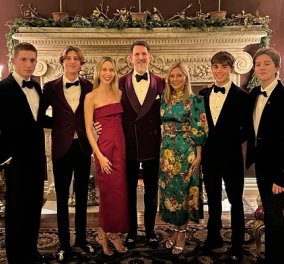 Πρίγκιπας Παύλος και Μαρί Σαντάλ με τα 5 παιδιά τους σε χριστουγεννιάτικη φωτό - Γιορτές με στυλ (φωτό)