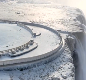 7+1 εντυπωσιακά βίντεο από τους παγωμένους καταρράκτες του Νιαγάρα – Δεν άντεξαν το πέρασμα του φονικού χιονιά στις ΗΠΑ, δείτε τα