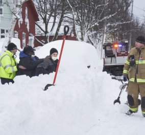 Τουλάχιστον 49 νεκροί από τη «χιονοθύελλα του αιώνα» στις ΗΠΑ - Ομοσπονδιακή βοήθεια στην πολιτεία της Νέας Υόρκης ενέκρινε ο Μπάιντεν