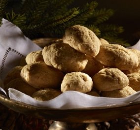 Στέλιος Παρλιάρος: Τραγανά μπισκότα από μελομακάρονα - εξίσου λαχταριστά, απλά χωρίς να έχουν σιρόπι