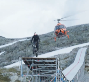 Δείτε το απίθανο βίντεο: Ο Τομ Κρουζ πηδάει στο κενό με μηχανή ως Ίθαν για το νέο «Mission Impossible» - Το ήθελα από μικρός