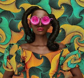 Κενυάτισσα φωτογράφος αναστατώνει τον παγκόσμιο χάρτη της μόδας - Ψυχεδελική ματιά, αφρικάνικα ζωηρά & χαρούμενα χρώματα (φωτό)
