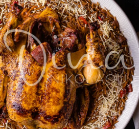 Ντίνα Νικολάου: Κοτόπουλο κρασάτο στην κατσαρόλα με κριθαράκι - Ένα γιορτινό πιάτο, τώρα που πλησιάζουν τα Χριστούγεννα 
