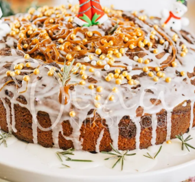 Ντίνα Νικολάου: Βασιλόπιτα κέικ με νερά καραμέλας - Για να μπει ο νέος χρόνος γλυκά