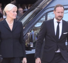 Κηδεία Κωνσταντίνου: Πλισέ φούστα, σακάκι και μαργαριταρένιο κολιέ για την πριγκίπισσα Μέτε-Μαρίτ της Νορβηγίας (φωτό)