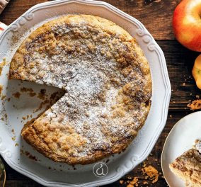 Η Αργυρώ Μπαρμπαρίγου σε μια φανταστική συνταγή: Μηλόπιτα τριφτή (apple crumble)