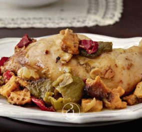 Αργυρώ Μπαρμπαρίγου: Κοτόπουλο με πιπεριές στο φούρνο - Eύκολο & γεμάτο αρώματα