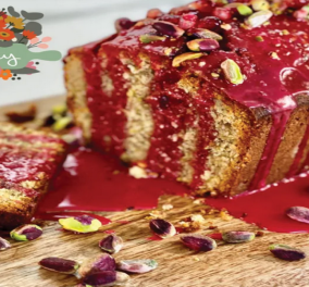 Ντίνα Νικολάου: Κέικ με φυστίκι και ρόδι – Συνδυασμός που απογειώνει τη γεύση