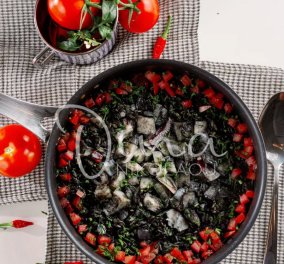 Ντίνα Νικολάου: Κριθαρότο μαύρο με σουπιά και ντομάτα- Μία ιδιαίτερη συνταγή που δεν πρέπει να παραλείψετε!