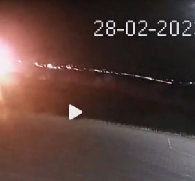 Η στιγμή της τρομακτικής σύγκρουσης των τρένων στα Τέμπη και η έκρηξη - Συγκλονιστικό βίντεο ντοκουμέντο