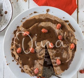 Ντίνα Νικολάου: Τούρτα brownie με μάντολες- Ένα γλυκό που θα σας εκπλήσσει!