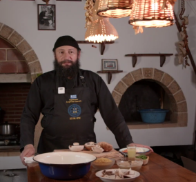 Αγιορείτης μοναχός Νικήτας: Μαγειρεύει ταχινόσουπα και μοιράζεται μαζί μας τη συνταγή (βίντεο)