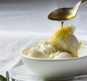 Ο Στέλιος Παρλιάρος μας προτείνει: Σορμπέ γιαούρτι με μέλι και ελαιόλαδο - Θα ικανοποιήσει και με το παραπάνω την επιθυμία μας για παγωτό 