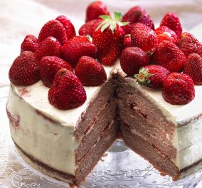 Αργυρώ Μπαρμπαρίγου:  Τούρτα όλο φράουλα - Ό,τι ωραιότερο έχεις δοκιμάσει σε γλυκό 