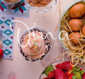 Ντίνα Νικολάου: Cupcakes βανίλιας με ολόκληρες φράουλες - Θα ξετρελαθείτε 