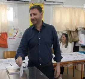Εκλογές 2023: Στο Αρκαλοχώρι ψήφισε ο Νίκος Ανδρουλάκης – «Ελληνικέ λαέ σου αξίζουν περισσότερα» (βίντεο)