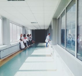 Απίστευτο: Νοσοκόμος σκότωσε 20 ασθενείς με κορωνοϊό στην Ολλανδία - «Για να μην υποφέρουν»