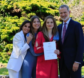 Περήφανες royal μαμάδες! Χαρές για τη βασίλισσα Λετίτσια & τη βασίλισσα Μαξίμα καθώς οι κόρες τους αποφοίτησαν από το κολλέγιο 