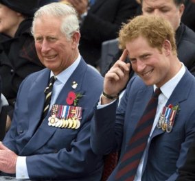 Ο Βασιλιάς Κάρολος & ο πρίγκιπας Χάρι είχαν ένα κοινό στη στέψη: "Βαριέμαι" ακούστηκαν να λένε καθώς διαβάστηκαν τα χείλη τους (βίντεο)