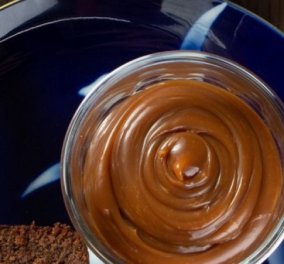 Στέλιος Παρλιάρος: Καραμέλα με σοκολάτα σε βάζο - χρησιμοποιήστε την ως άλειμμα, ως γλάσο, ως γέμιση