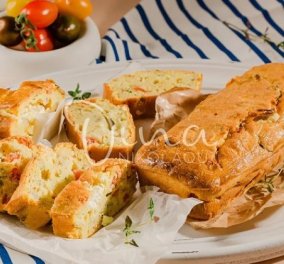 Ντίνα Νικολάου: Κέικ με ντοματίνια και τυρί κρέμα - μία πεντανόστιμη, αλμυρή πρόταση