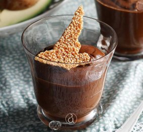 Αργυρώ Μπαρμπαρίγου:  Μους σοκολάτας με αβοκάντο - Χωρίς ζάχαρη & τύψεις