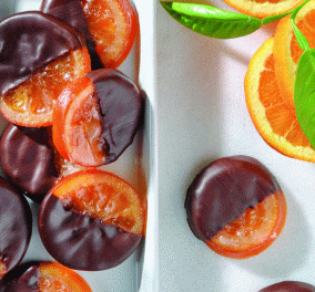 Ο Στέλιος Παρλιάρος & η απίθανη συνταγή του:  Γλασαρισμένες φέτες πορτοκαλιού με επικάλυψη σοκολάτα