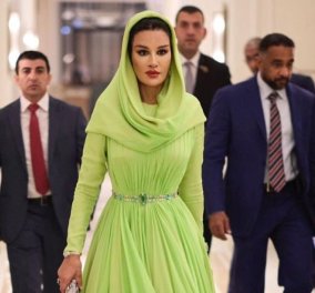 Γάμος της Ιορδανίας: Η εμίρισσα του Κατάρ φόρεσε δύο εκπληκτικά φορέματα - Με ροζ Valentino & lime Stephen Jones (φωτό)