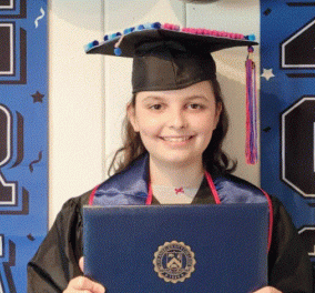 Η απόλυτη topwoman: 12χρονη αποφοίτησε από το κολλέγιο με μέσο όρο 4,0 - Tώρα οι γονείς της, την στέλνουν στο λύκειο (φωτό -βίντεο)
