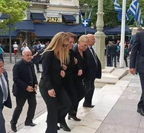 Γιάννης Μαρκόπουλος: Το τελευταίο αντίο στην κηδεία του στη Μητρόπολη Αθηνών - Ποιοι πήγαν (φωτό)