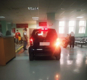 Απίστευτο κι' όμως Ελληνικό: Ασθενής εισέβαλε με το αυτοκίνητό του στα επείγοντα - "Δεν έβρισκε τραυματιοφορέα"