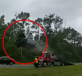 Βίντεο: Αυτοκίνητο «απογειώθηκε» μετά από σύγκρουση - Δείτε το σοκαριστικό τροχαίο με το όχημα να χτυπά σε γερανό στη Τζόρτζια των ΗΠΑ