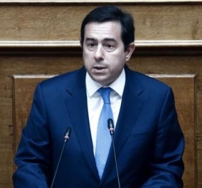Παραιτήθηκε ο Νότης Μηταράκης από Υπουργός Προστασίας του Πολίτη - Τι μέτρησε στην απόφαση του πρωθυπουργού & ποιος παίρνει τη θέση του (βίντεο)