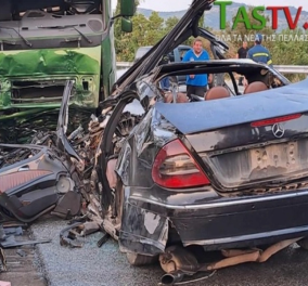 Τρομακτικό τροχαίο στην Έδεσσα: Σκοτώθηκαν 5 άνθρωποι - Αυτοκίνητο σφηνώθηκε κάτω από νταλίκα (φωτό & βίντεο)